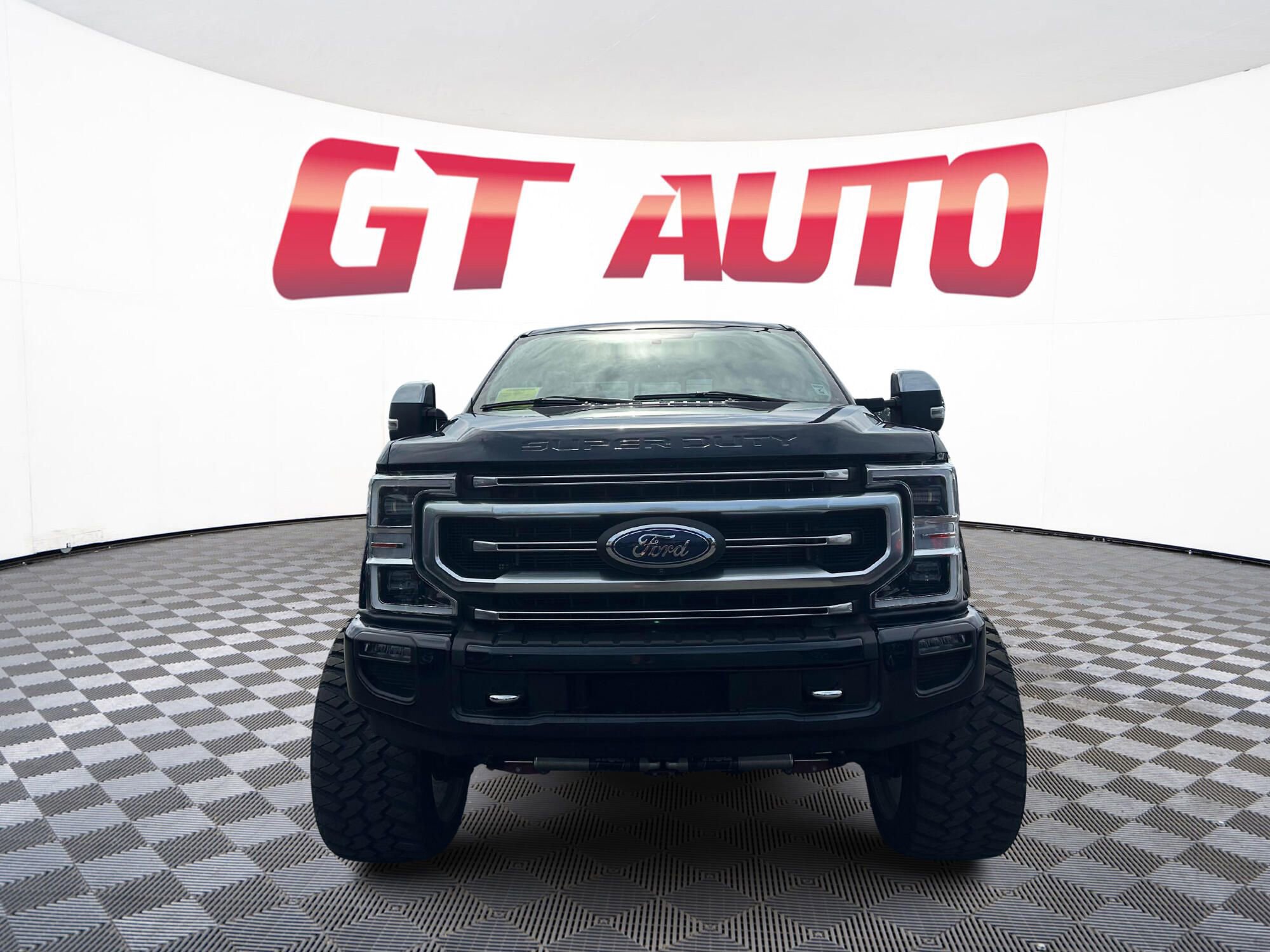 Used 2022 Ford F250 Platinum w/ FX4 Off-Road Package image 2