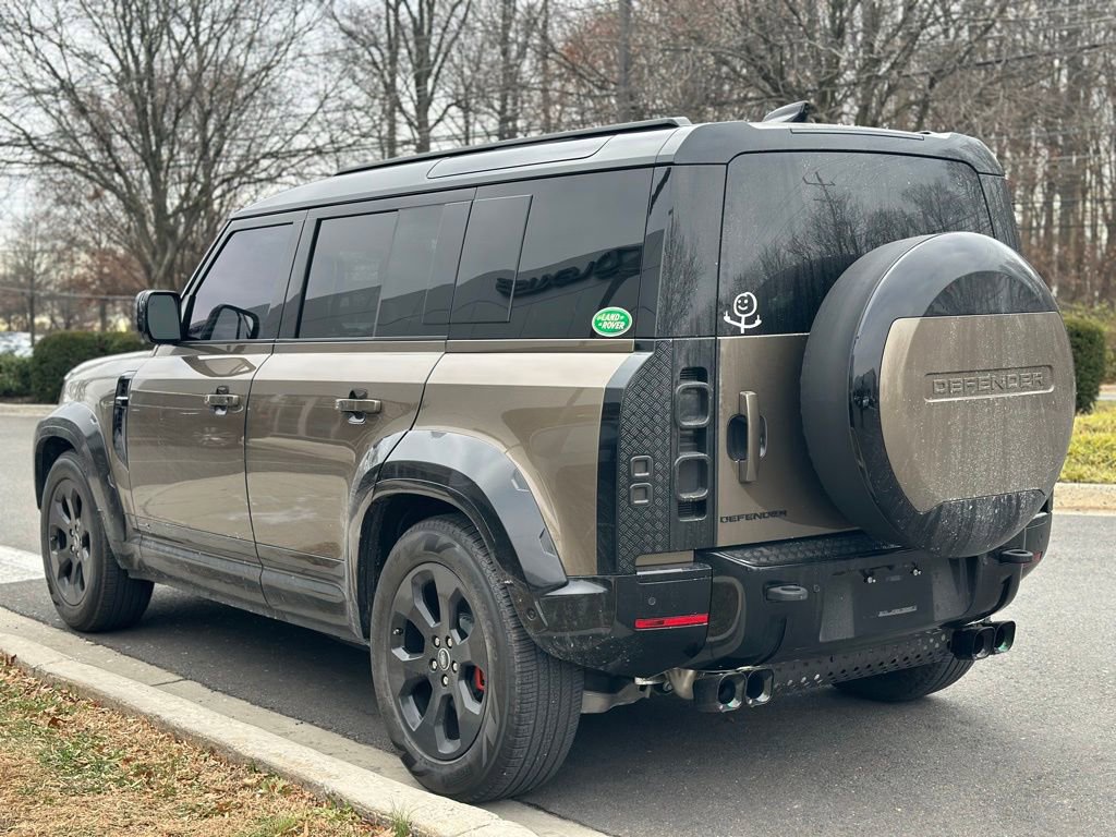 Used 2025 Land Rover Defender 110 X image 4