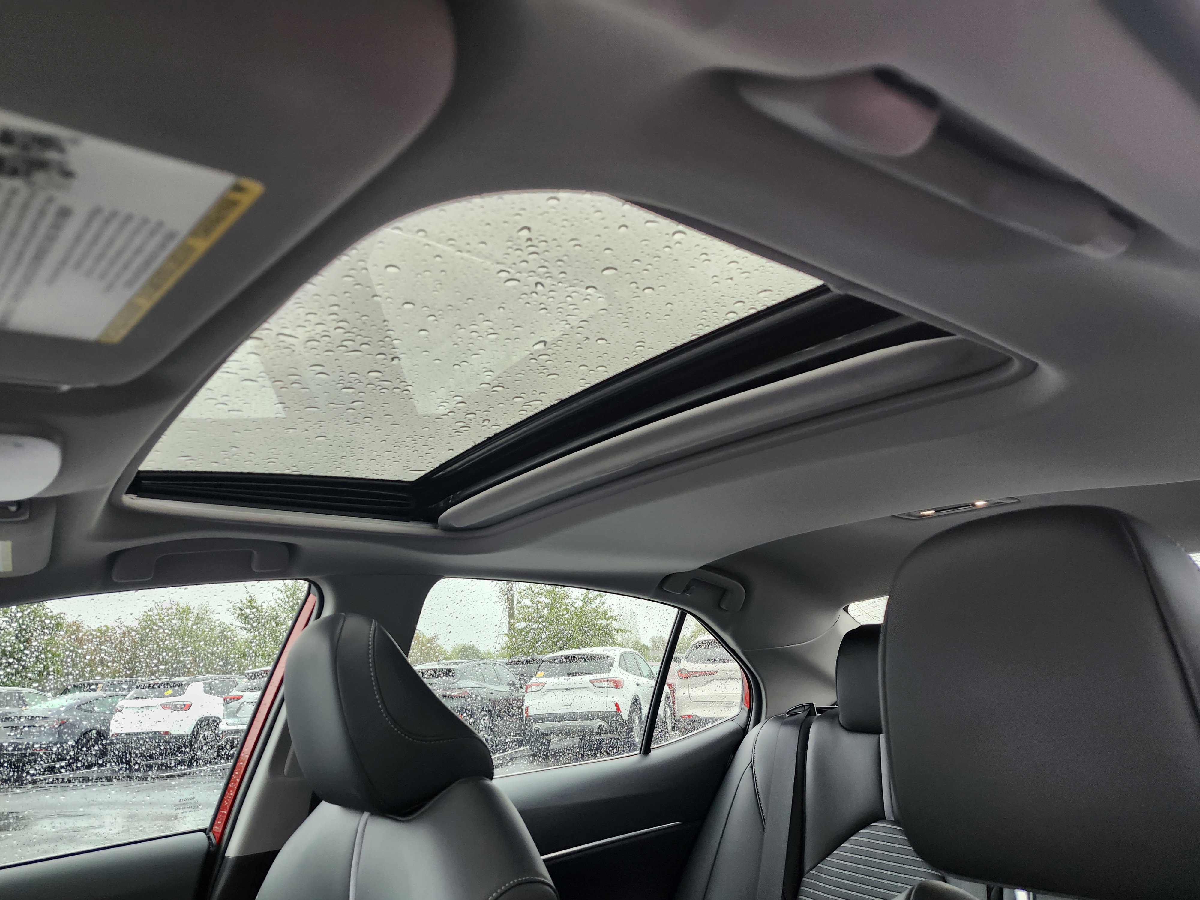 Used 2020 Toyota Camry SE image 19