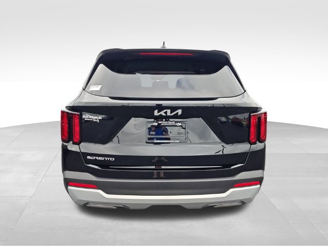 Used 2026 Kia Sorento LX FWD image 4
