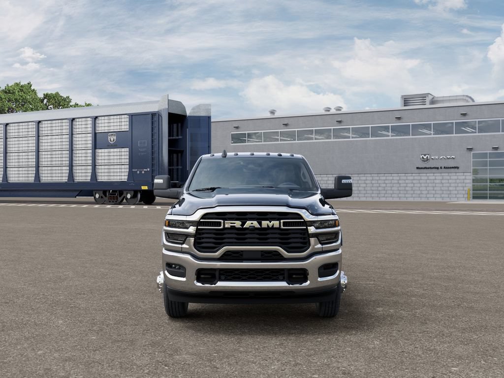 New 2025 RAM 3500 Big Horn AWD/4WD image 7