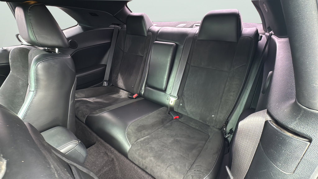 Used 2016 Dodge Challenger R/T Scat Pack w/ Leather Interior Group RWD image 32