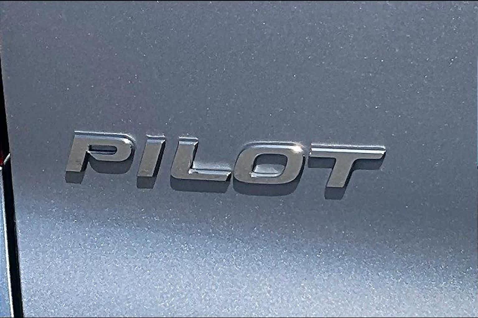 Used 2018 Honda Pilot EX image 9