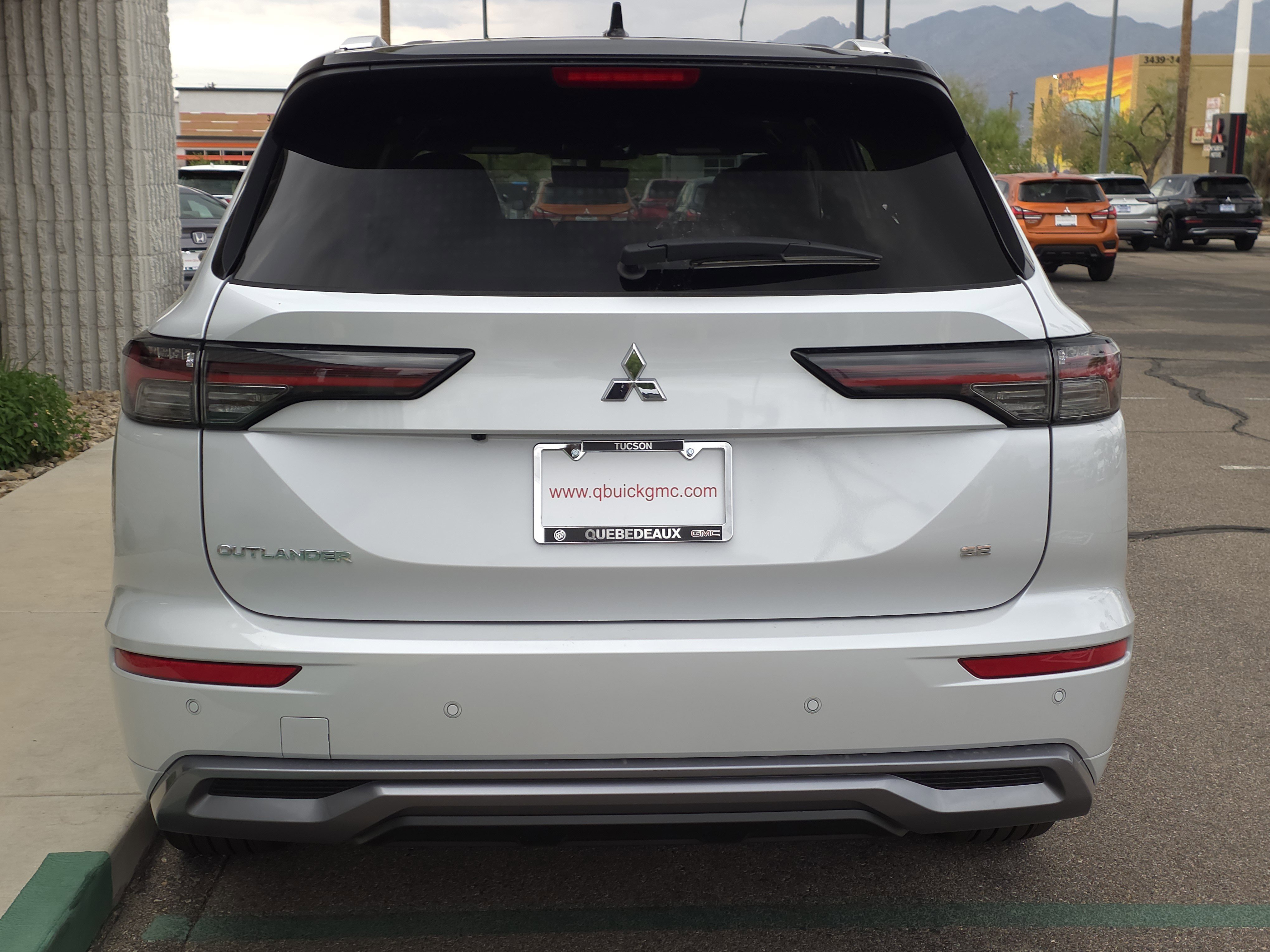 New 2025 Mitsubishi Outlander SEL image 3