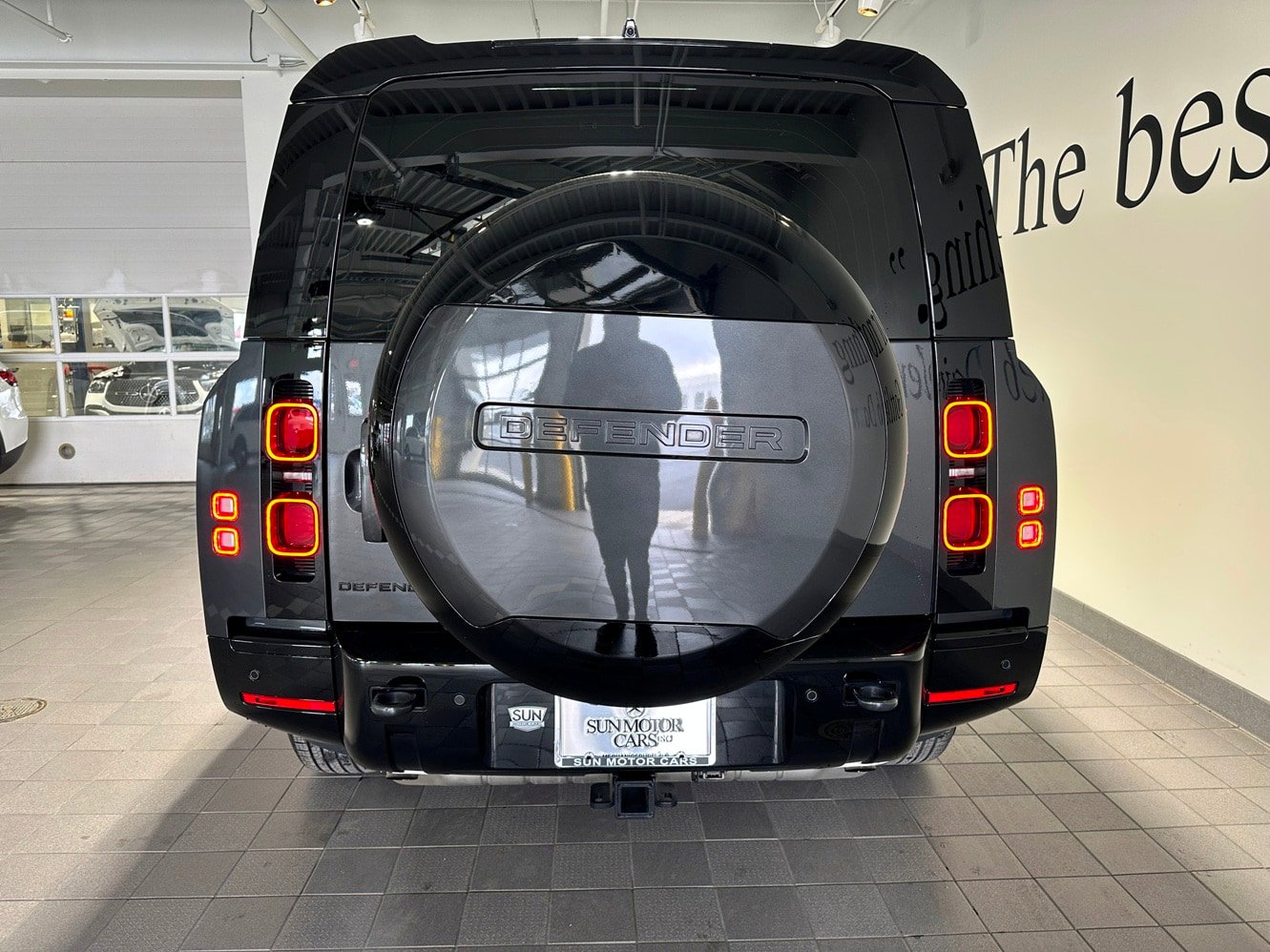 Used 2024 Land Rover Defender 130 X-Dynamic SE AWD/4WD image 5