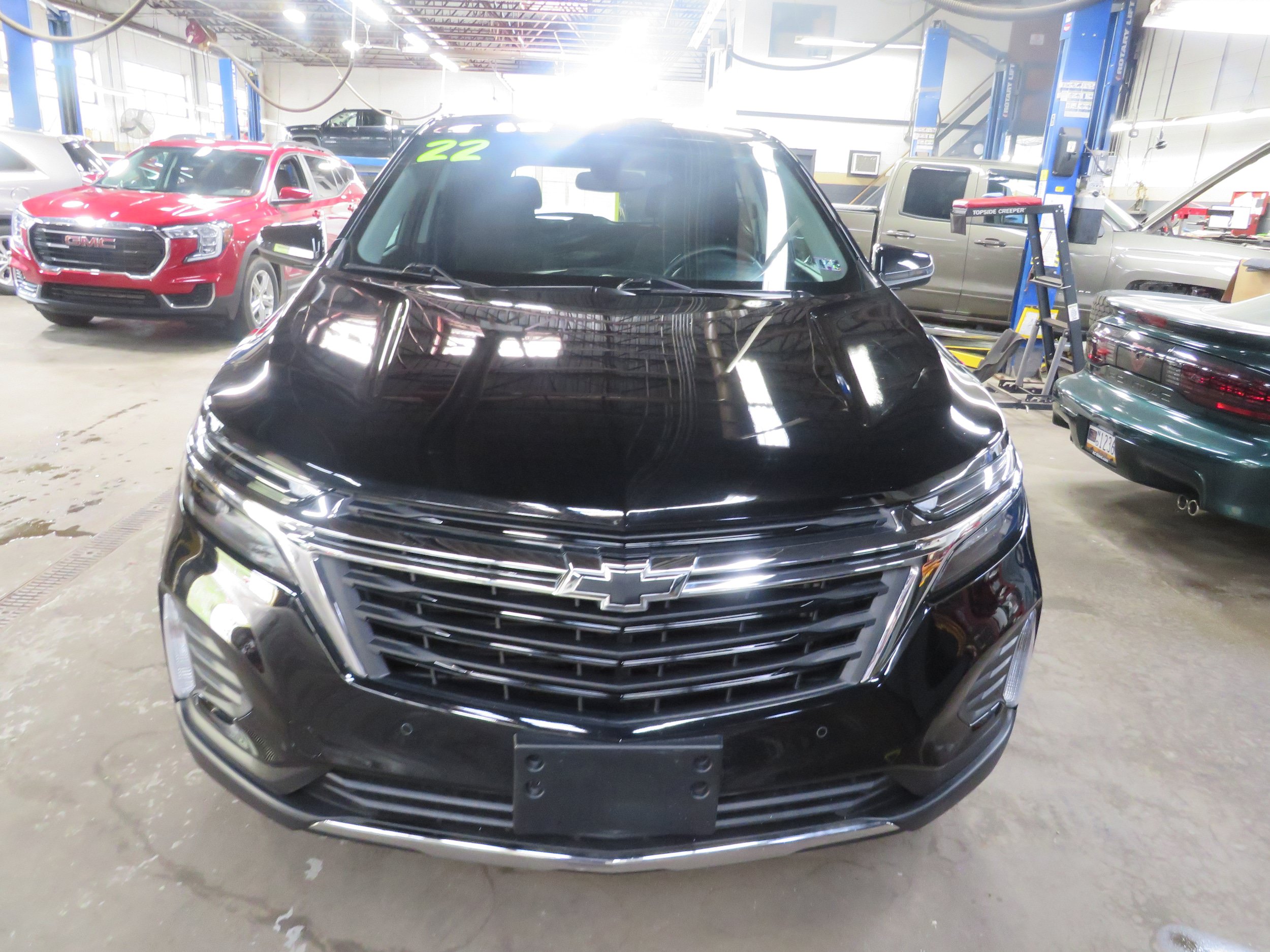 Used 2022 Chevrolet Equinox LT AWD/4WD image 2