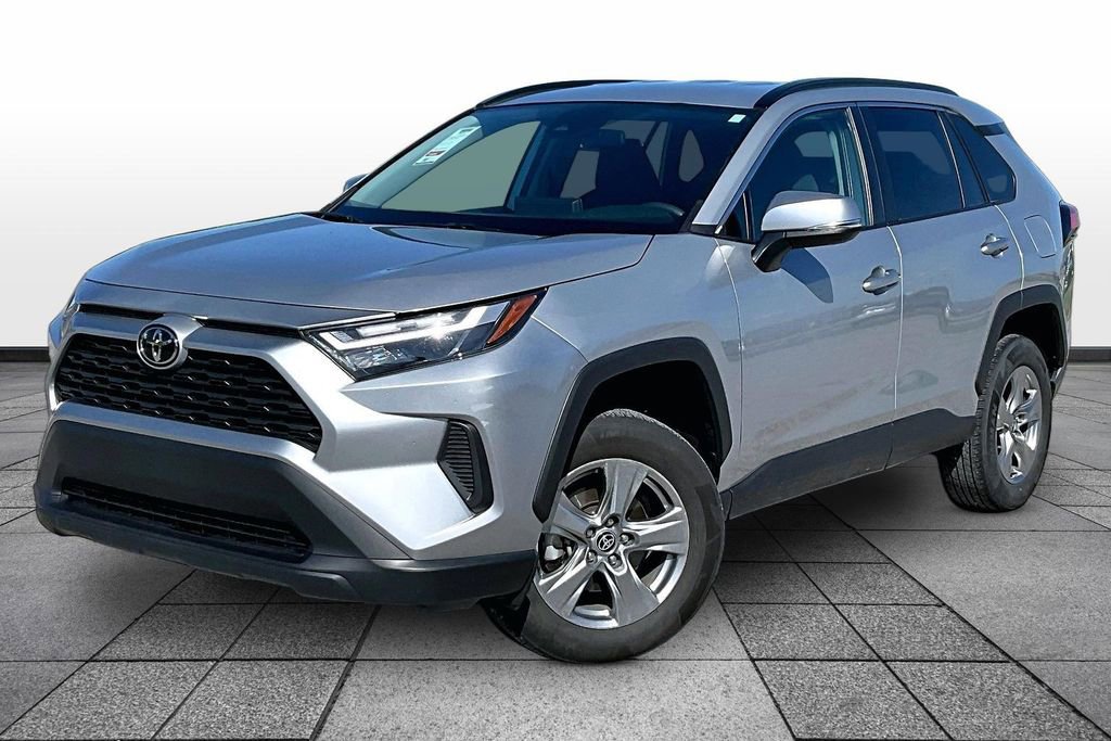 Used 2024 Toyota RAV4 XLE FWD image 1