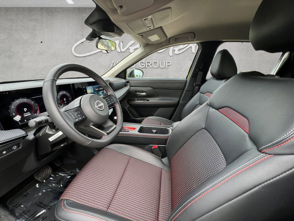 Certified 2025 Nissan Kicks SR image 19