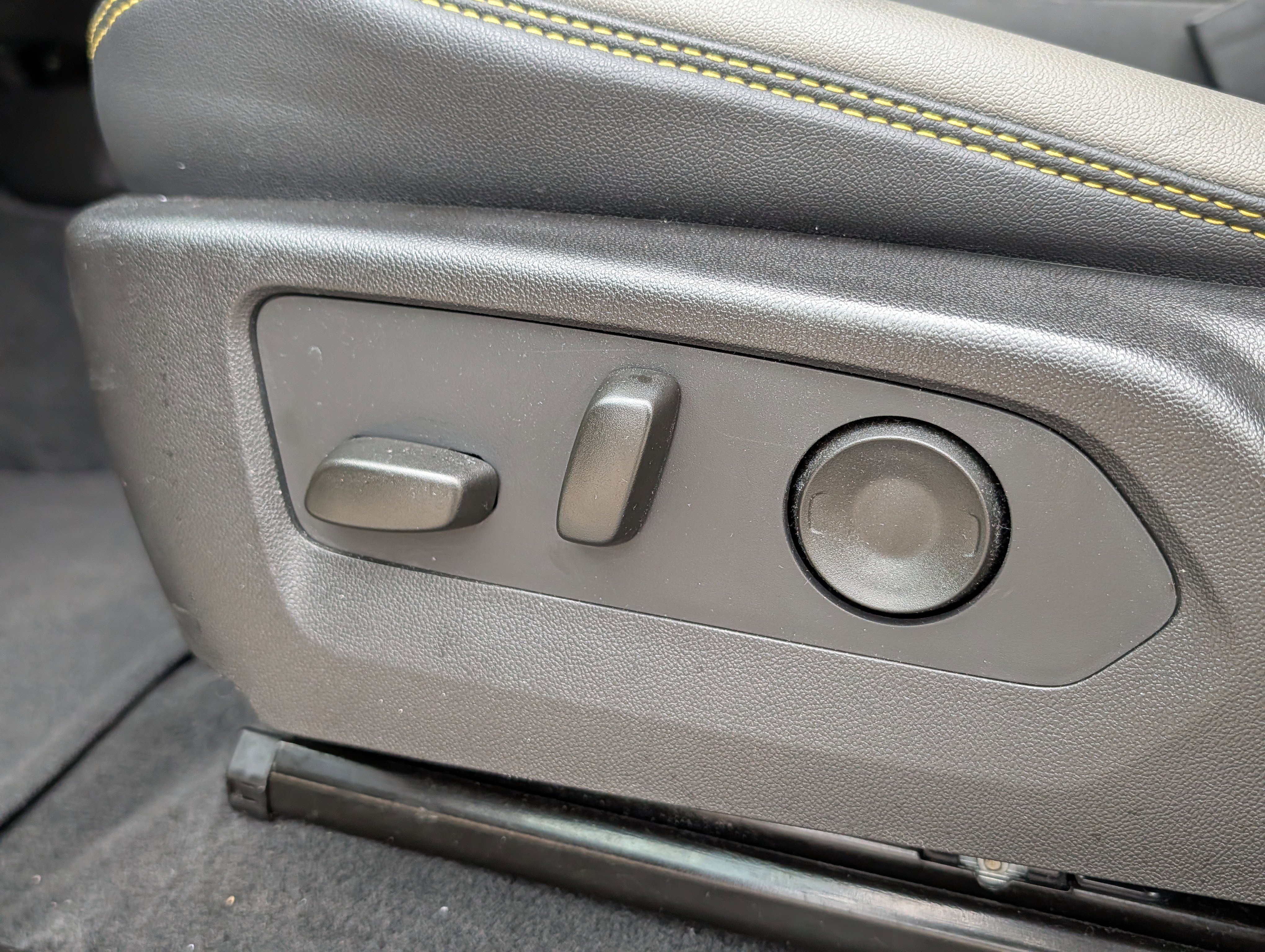 Certified 2025 Chevrolet Colorado ZR2 w/ Technology Package AWD/4WD image 15