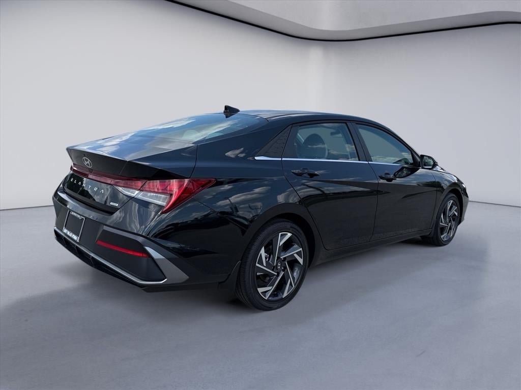 New 2026 Hyundai Elantra Limited FWD image 5