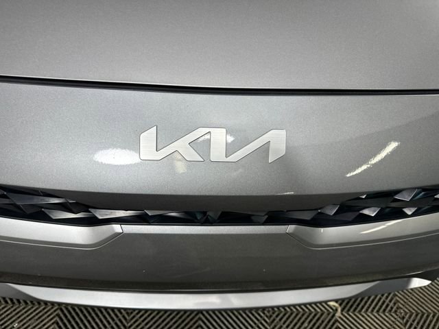 Used 2023 Kia Forte LXS image 9