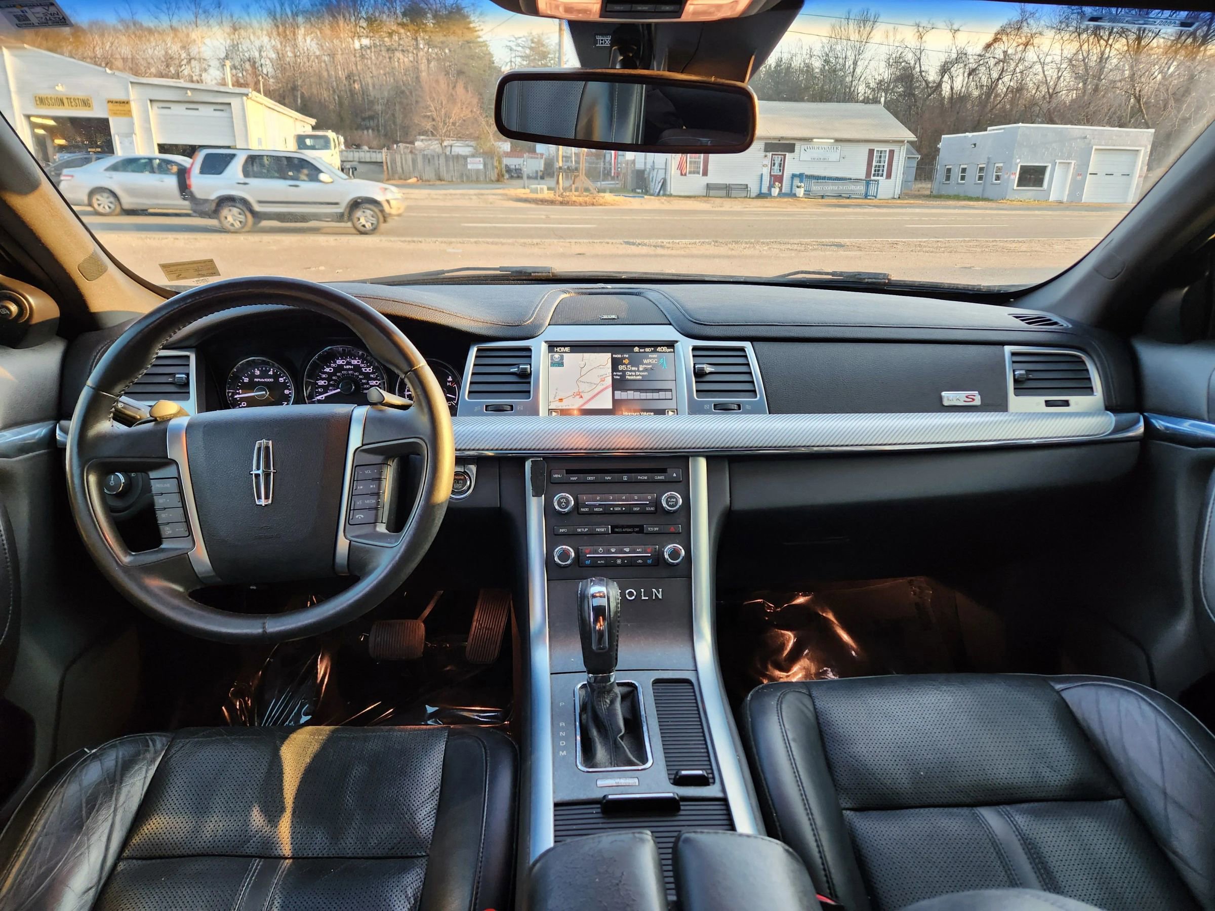 Used 2012 Lincoln MKS AWD image 31