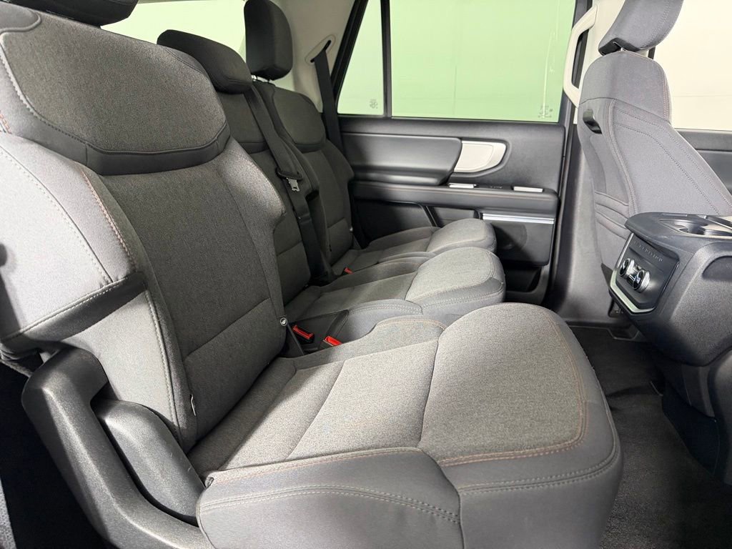 Used 2025 Ford Expedition Active AWD/4WD image 29