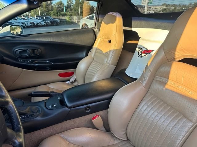 Used 2001 Chevrolet Corvette Convertible w/ Preferred Equipment Group2 RWD image 11