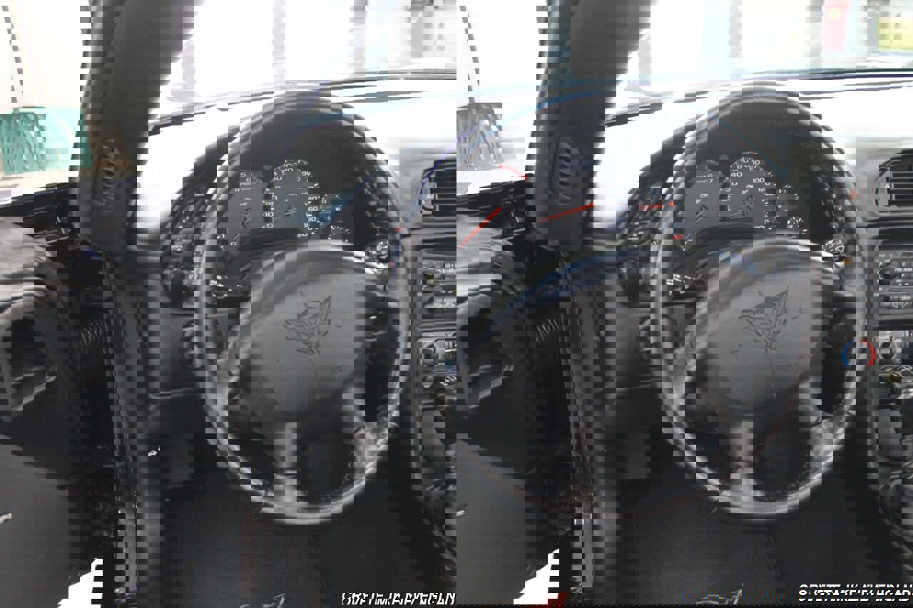 Used 2003 Chevrolet Corvette Convertible w/ Preferred Equipment Group1 image 28