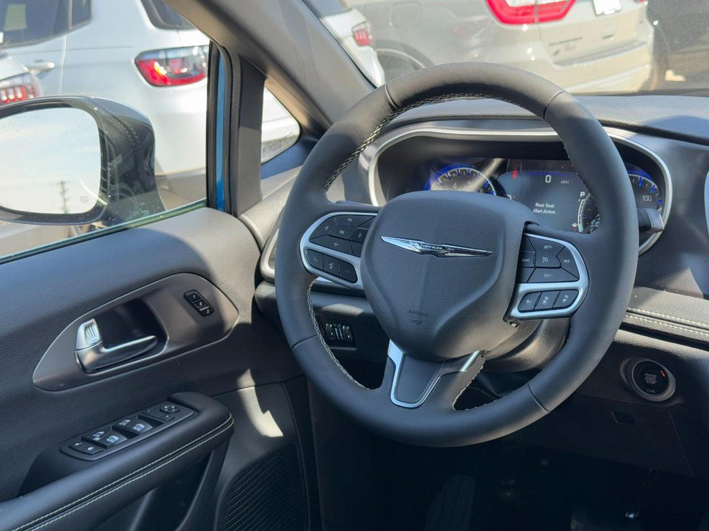 New 2026 Chrysler Pacifica Select FWD image 10