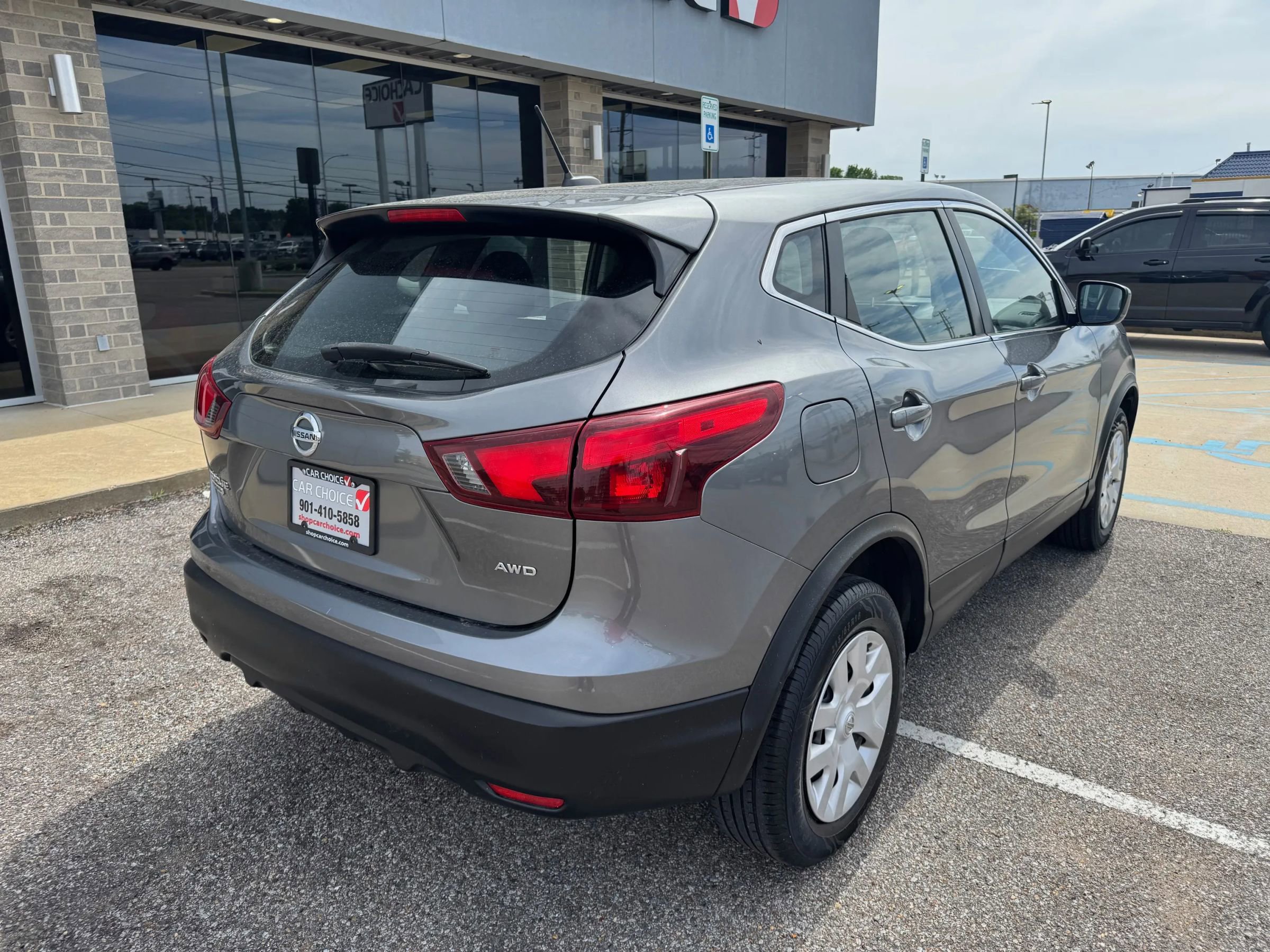 Used 2019 Nissan Rogue Sport S AWD/4WD image 3