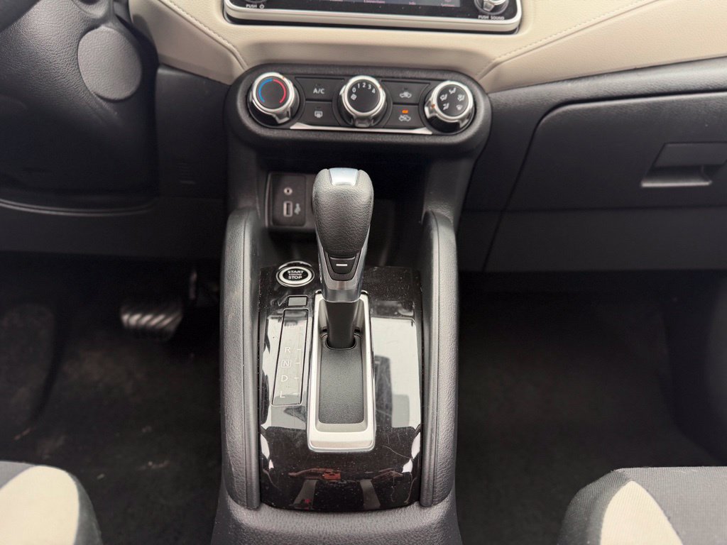 Used 2021 Nissan Versa SV FWD image 14