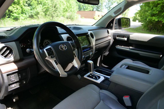 Used 2020 Toyota Tundra Limited w/ Limited Premium Package AWD/4WD image 2