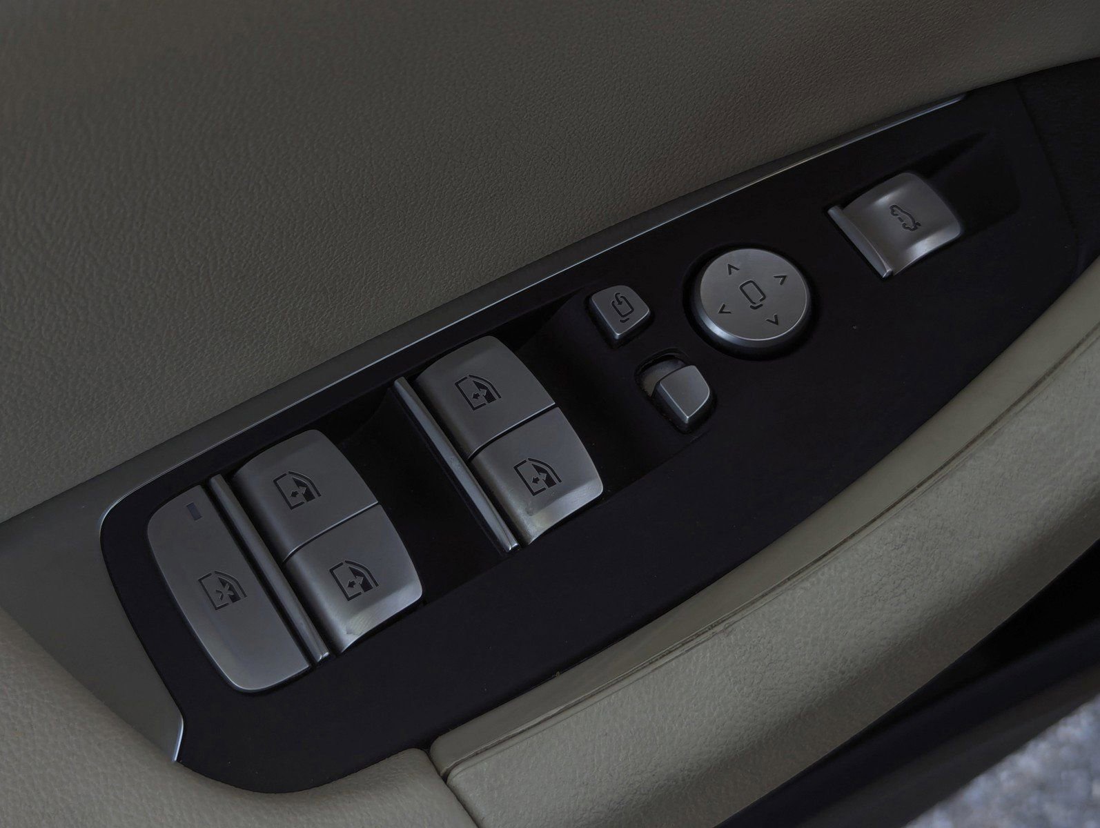 Certified 2025 BMW X4 xDrive30i AWD/4WD image 18