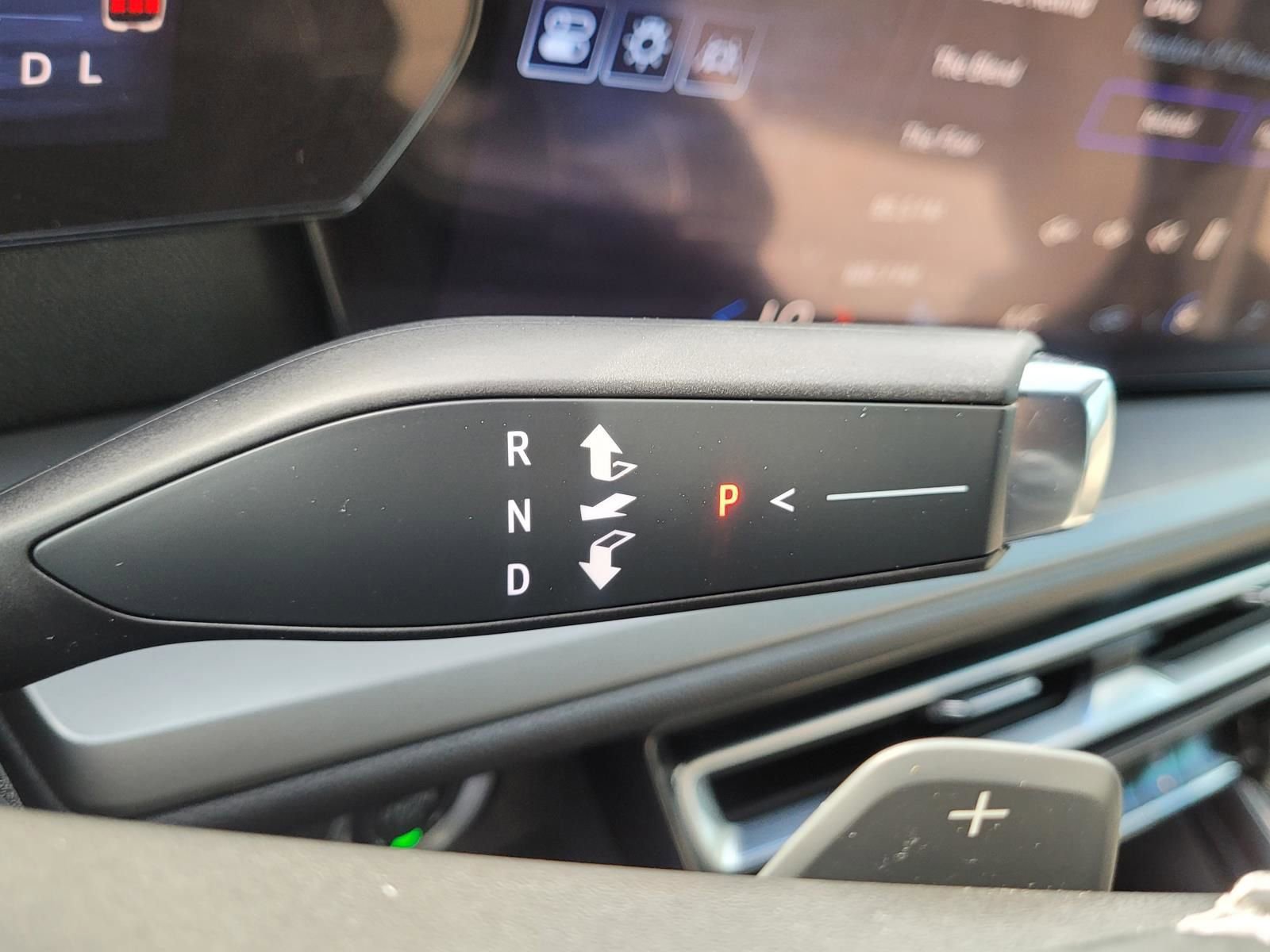 Used 2024 Chevrolet Traverse LT image 29