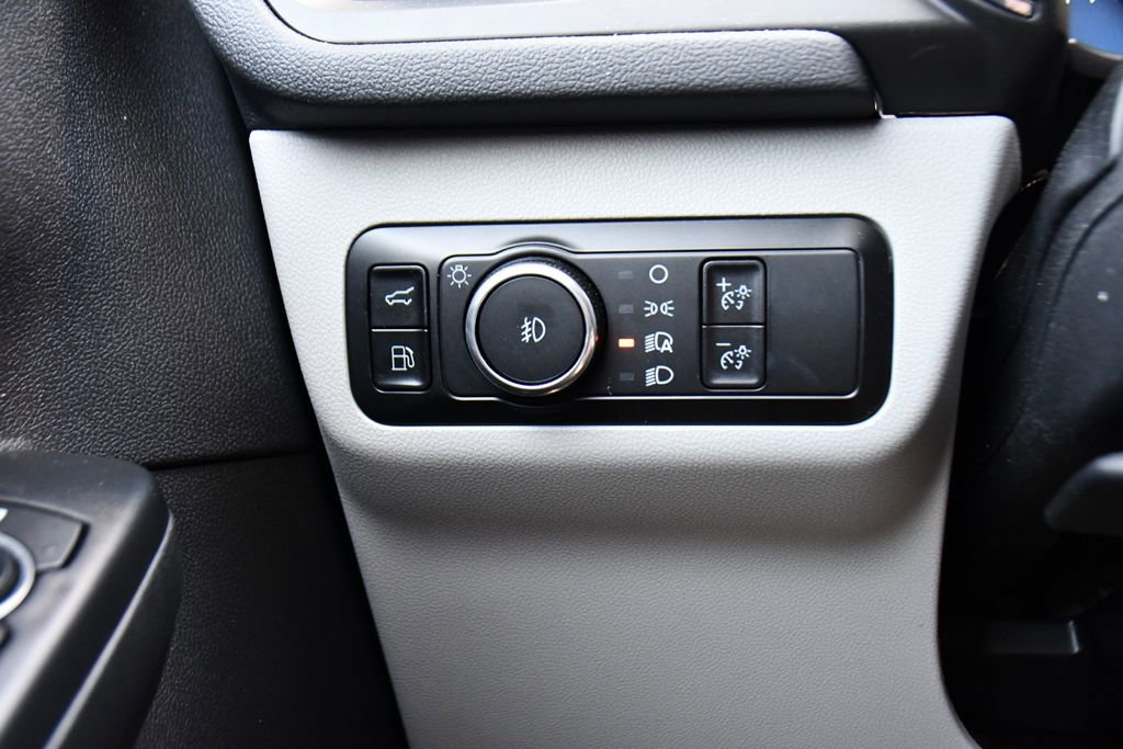 Used 2023 Ford Escape Platinum w/ Premium Technology Package AWD/4WD image 38