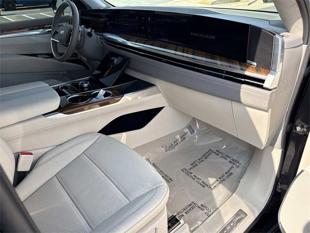 Used 2025 Cadillac Escalade Sport Platinum w/ LPO, ONYX Package image 14