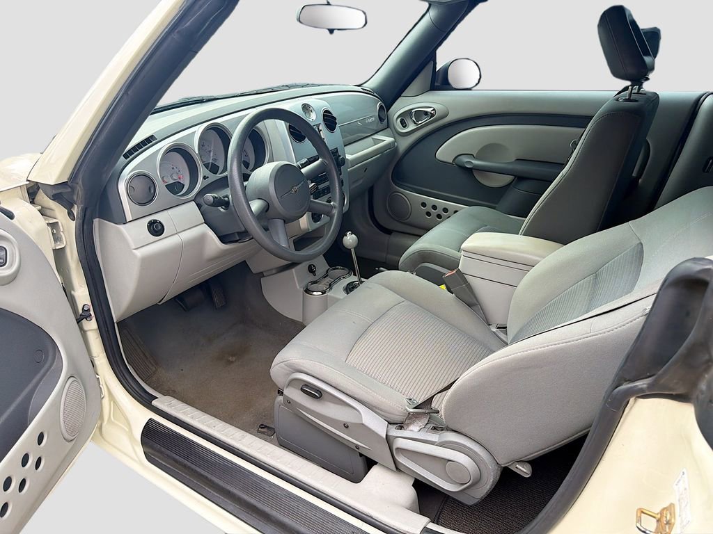 Used 2007 Chrysler PT Cruiser Convertible w/ Spring Special Group image 23