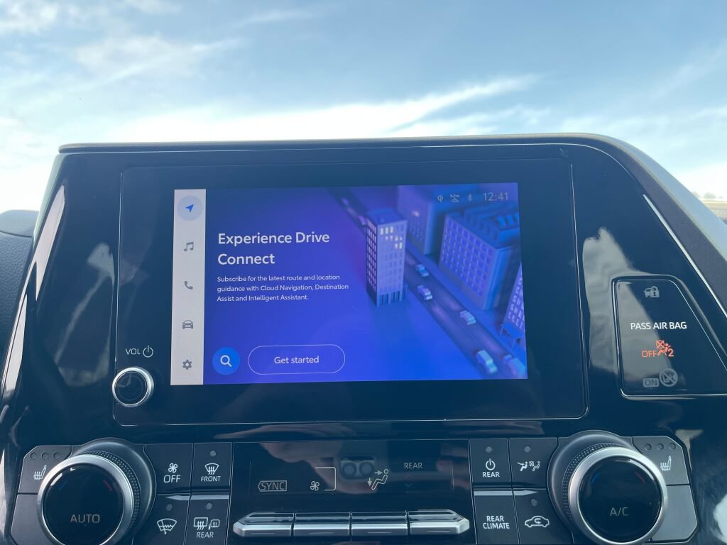 Used 2023 Toyota Highlander XLE FWD image 10