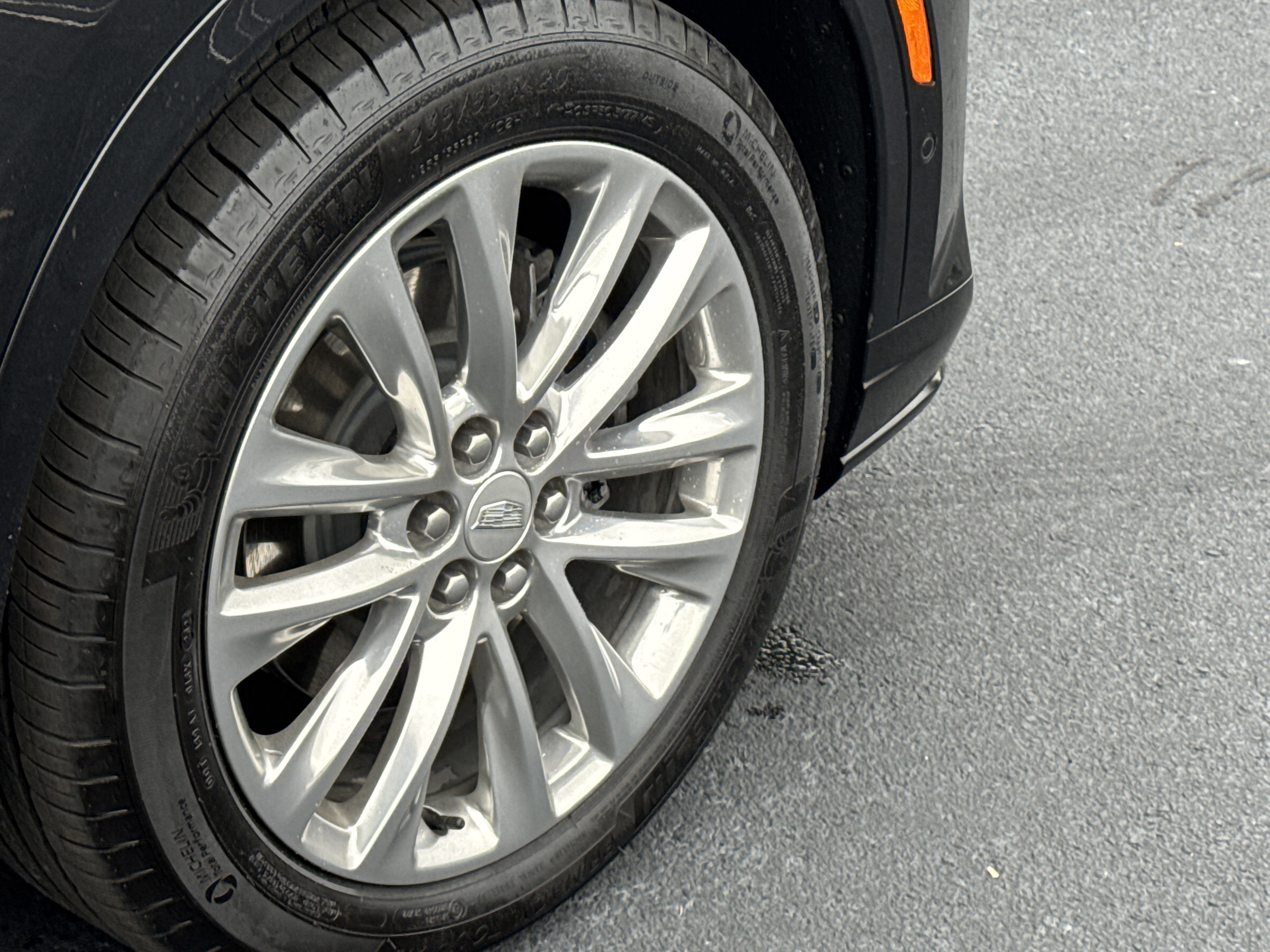 Used 2025 Cadillac XT6 Premium Luxury w/ Technology Package image 32