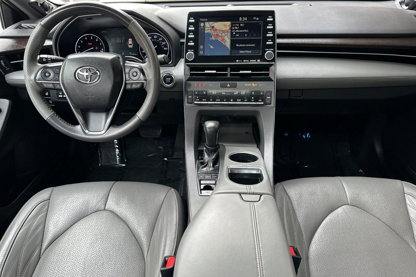 Used 2019 Toyota Avalon Limited image 16