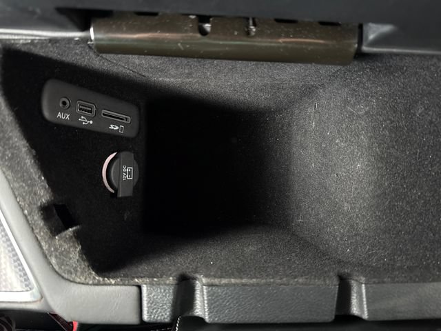 Used 2016 Dodge Challenger SRT Hellcat RWD image 25