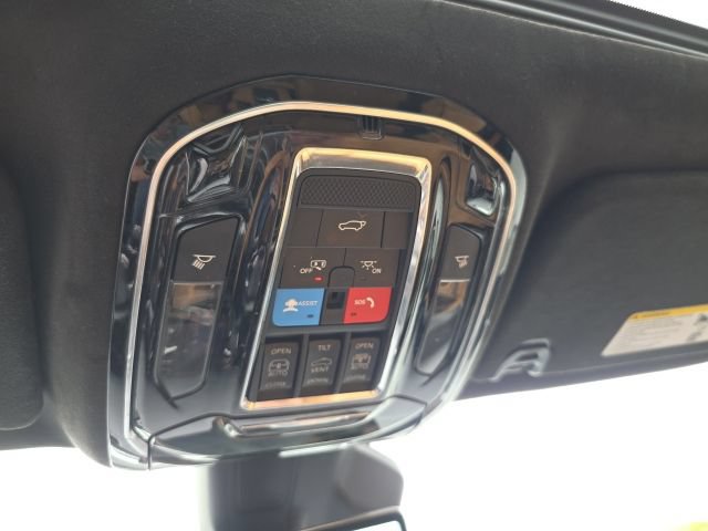 Used 2025 Jeep Grand Wagoneer L Series III w/ Rear Seat Video Group 1 AWD/4WD image 33