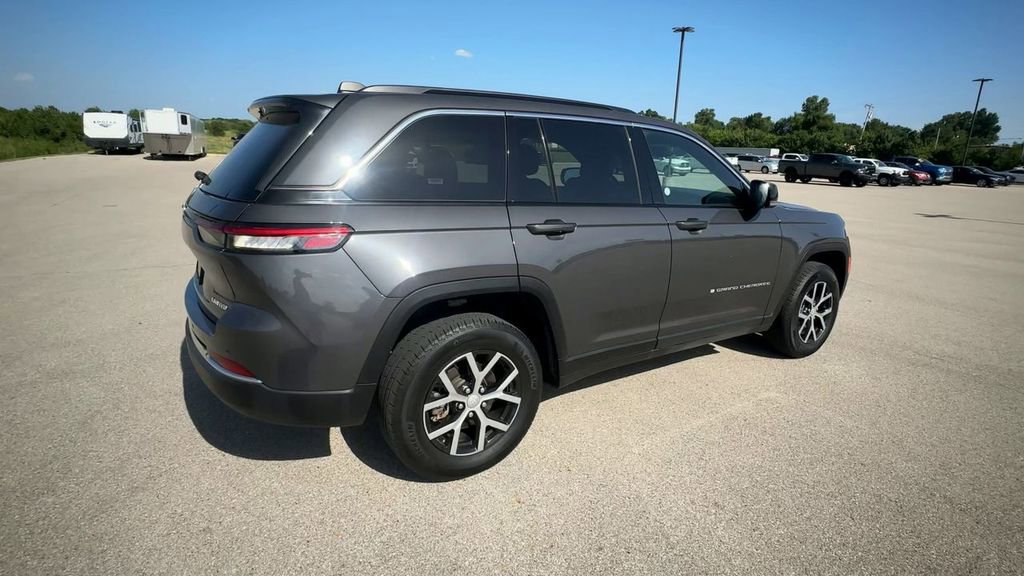Used 2024 Jeep Grand Cherokee Limited image 8