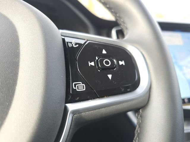 Certified 2023 Volvo XC60 B6 Ultimate w/ Protection Package Premier image 32