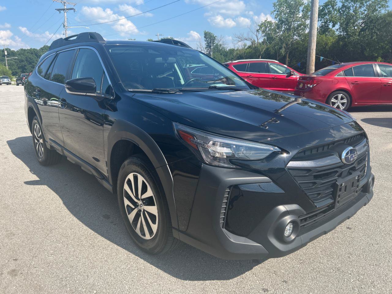 Used 2024 Subaru Outback Premium AWD/4WD image 3