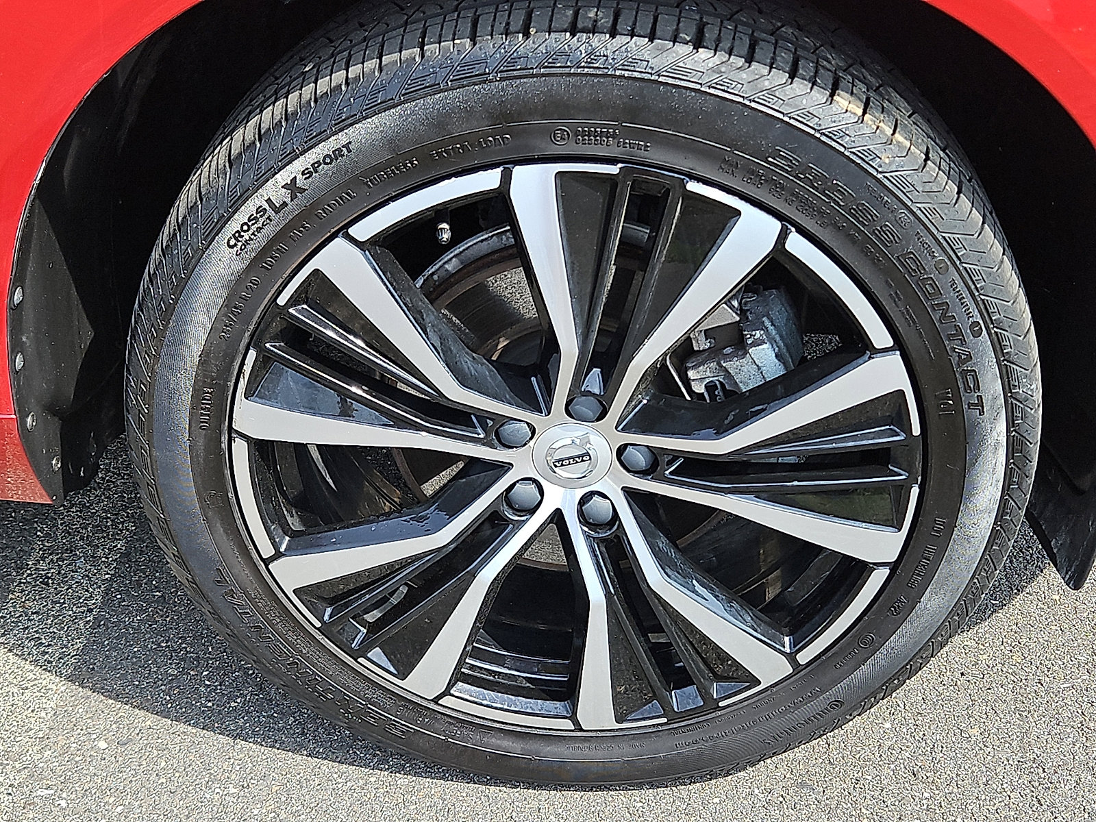 Certified 2023 Volvo XC60 B5 Plus w/ Protection Package Premier image 8