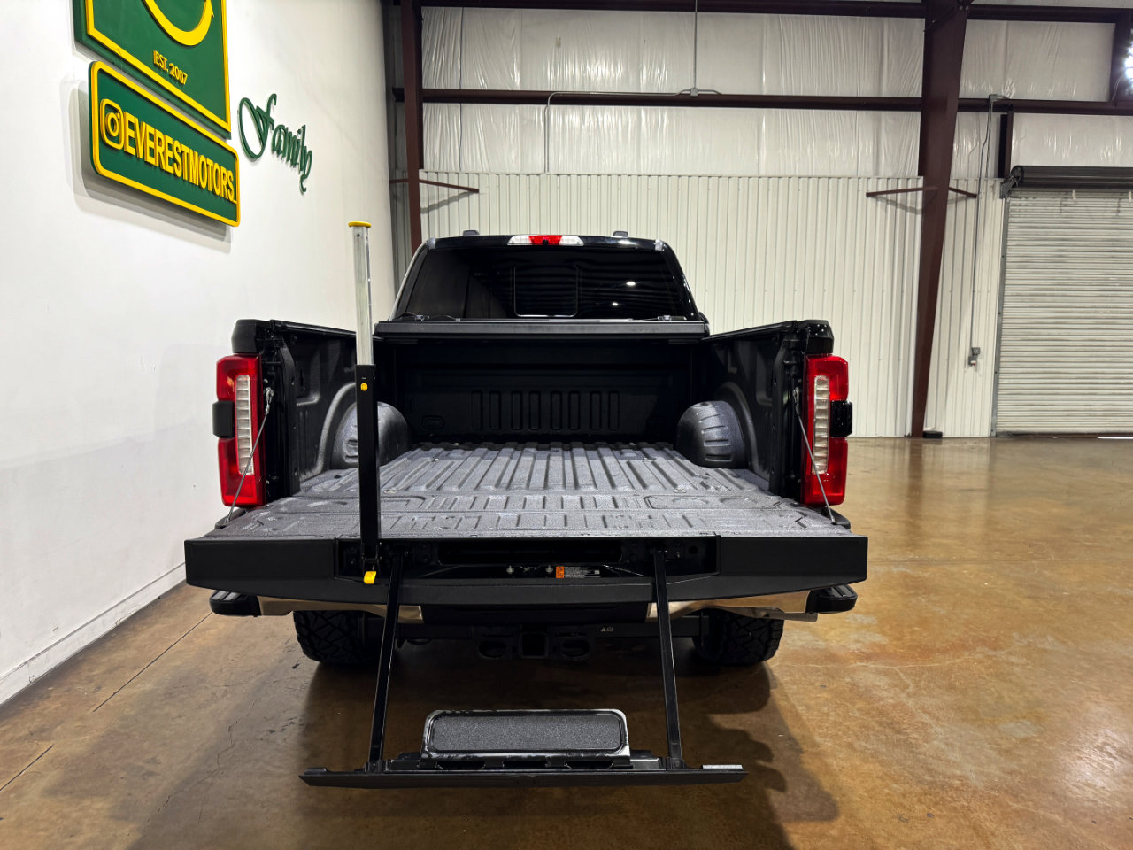 Used 2023 Ford F250 Lariat w/ Lariat Ultimate Package image 65