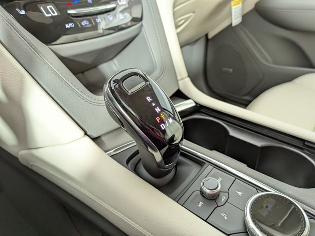 New 2025 Cadillac XT5 Premium Luxury w/ LPO, Floor Liner Package AWD/4WD image 21