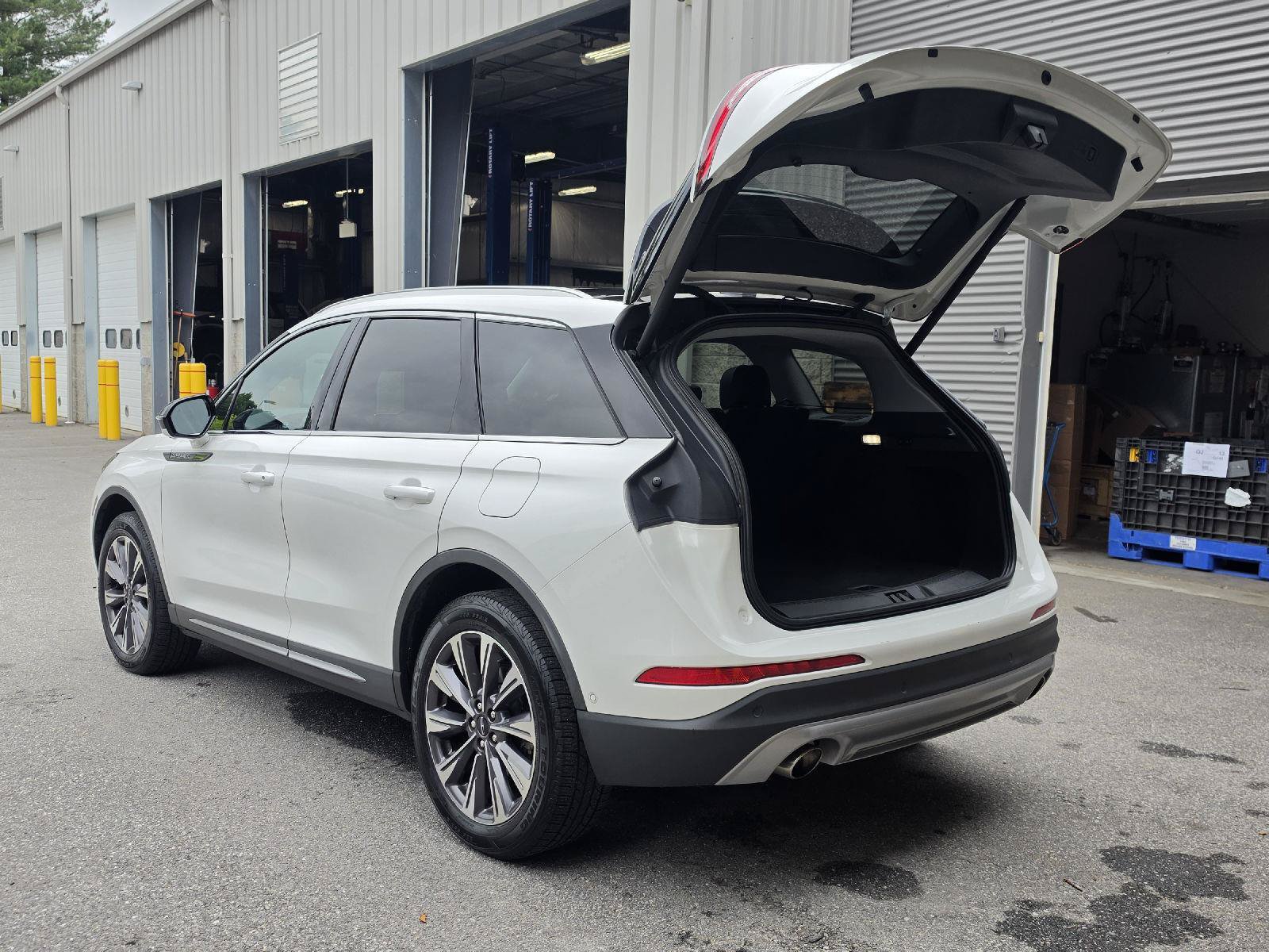 Used 2021 Lincoln Corsair Reserve w/ Equipment Group 201A AWD/4WD image 22