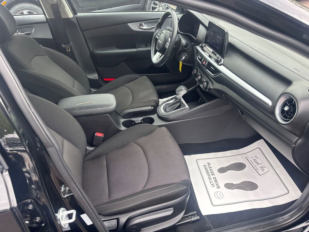 Used 2024 Kia Forte LXS w/ LXS Technology Package image 8