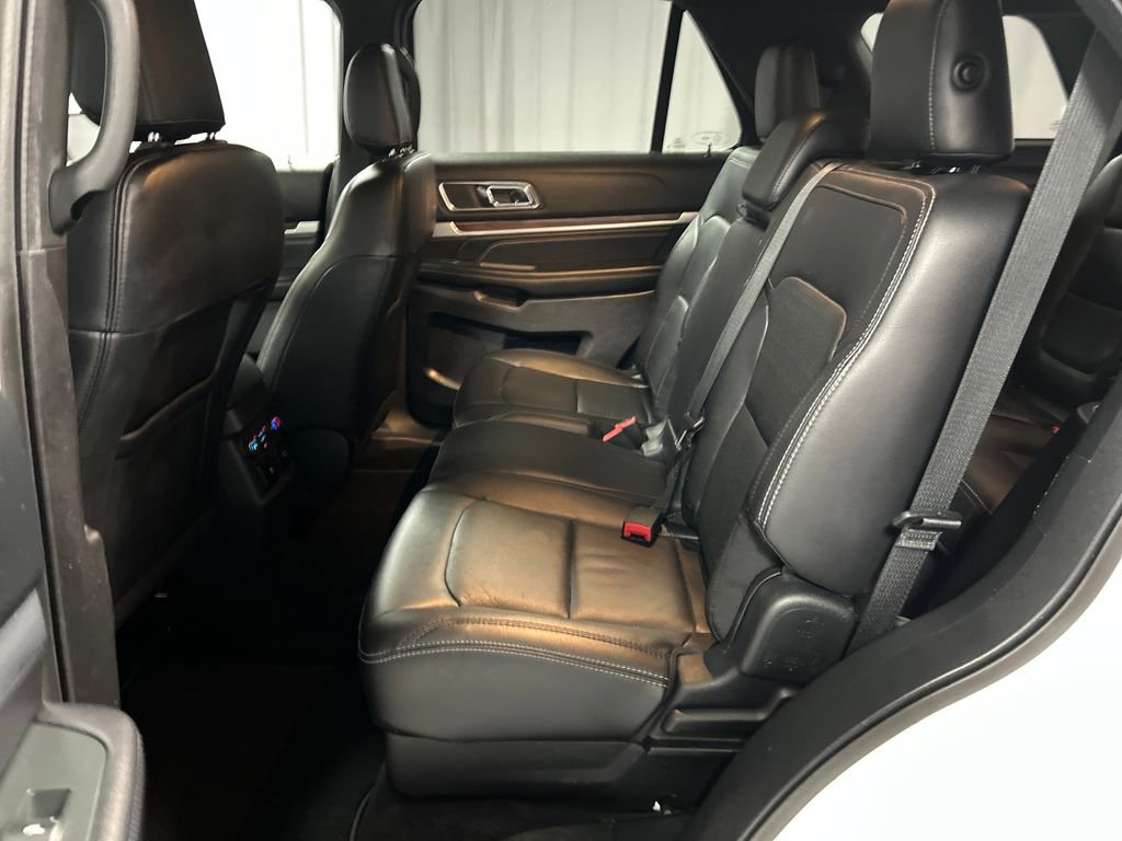 Used 2019 Ford Explorer Limited w/ Class III Trailer Tow Package FWD image 23
