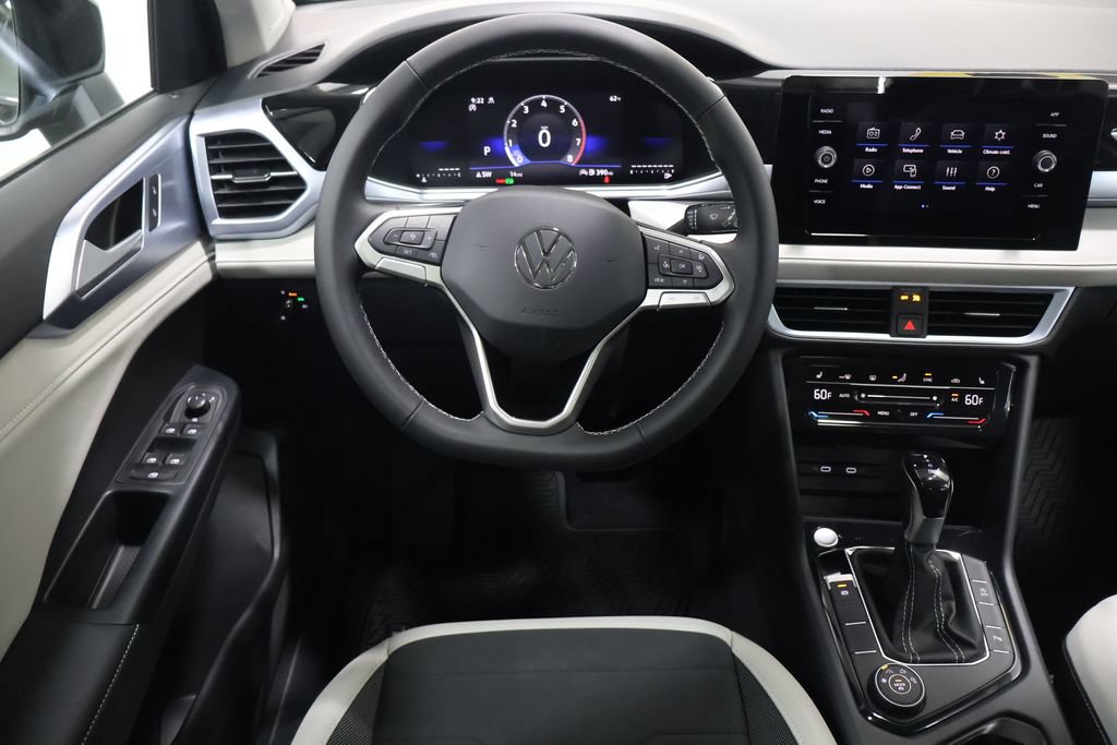 New 2026 Volkswagen Taos SE AWD/4WD image 16