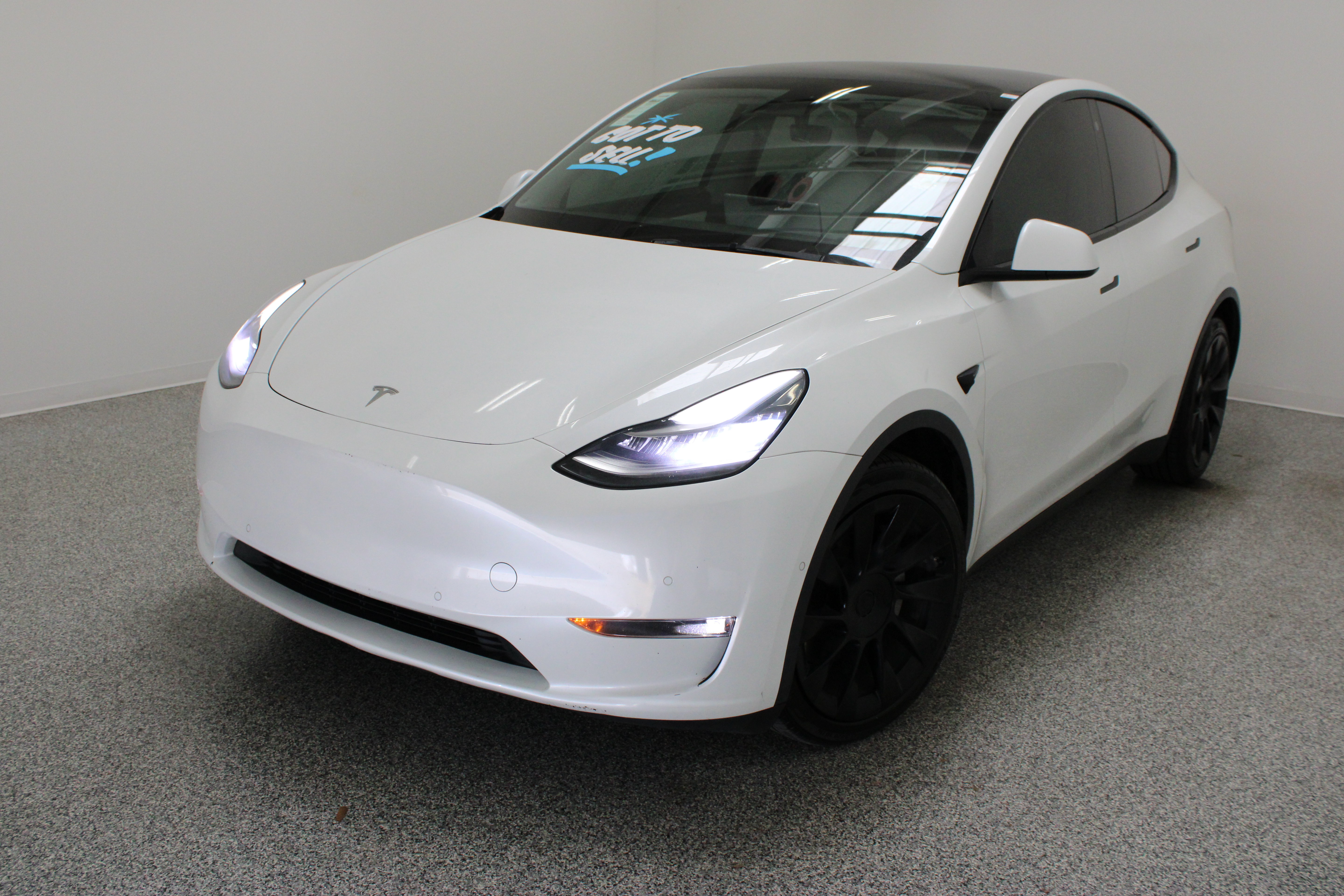 Used 2021 Tesla Model Y Long Range AWD/4WD image 2