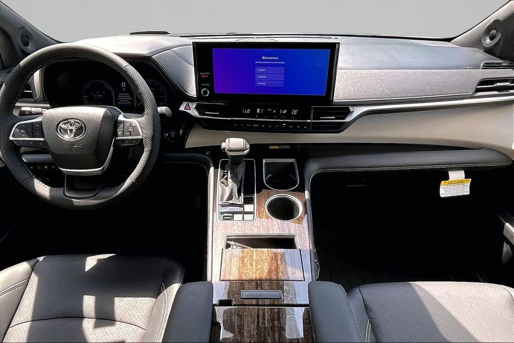 New 2026 Toyota Sienna Platinum AWD/4WD image 4