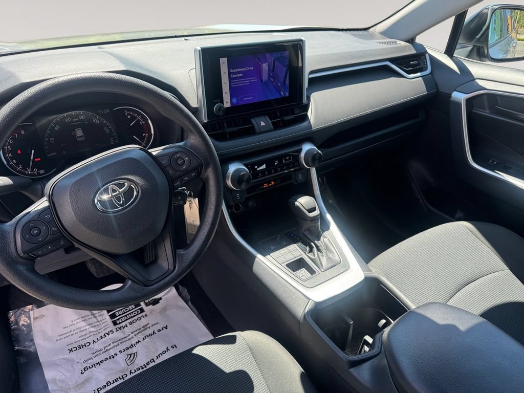 Used 2023 Toyota RAV4 LE AWD/4WD image 10