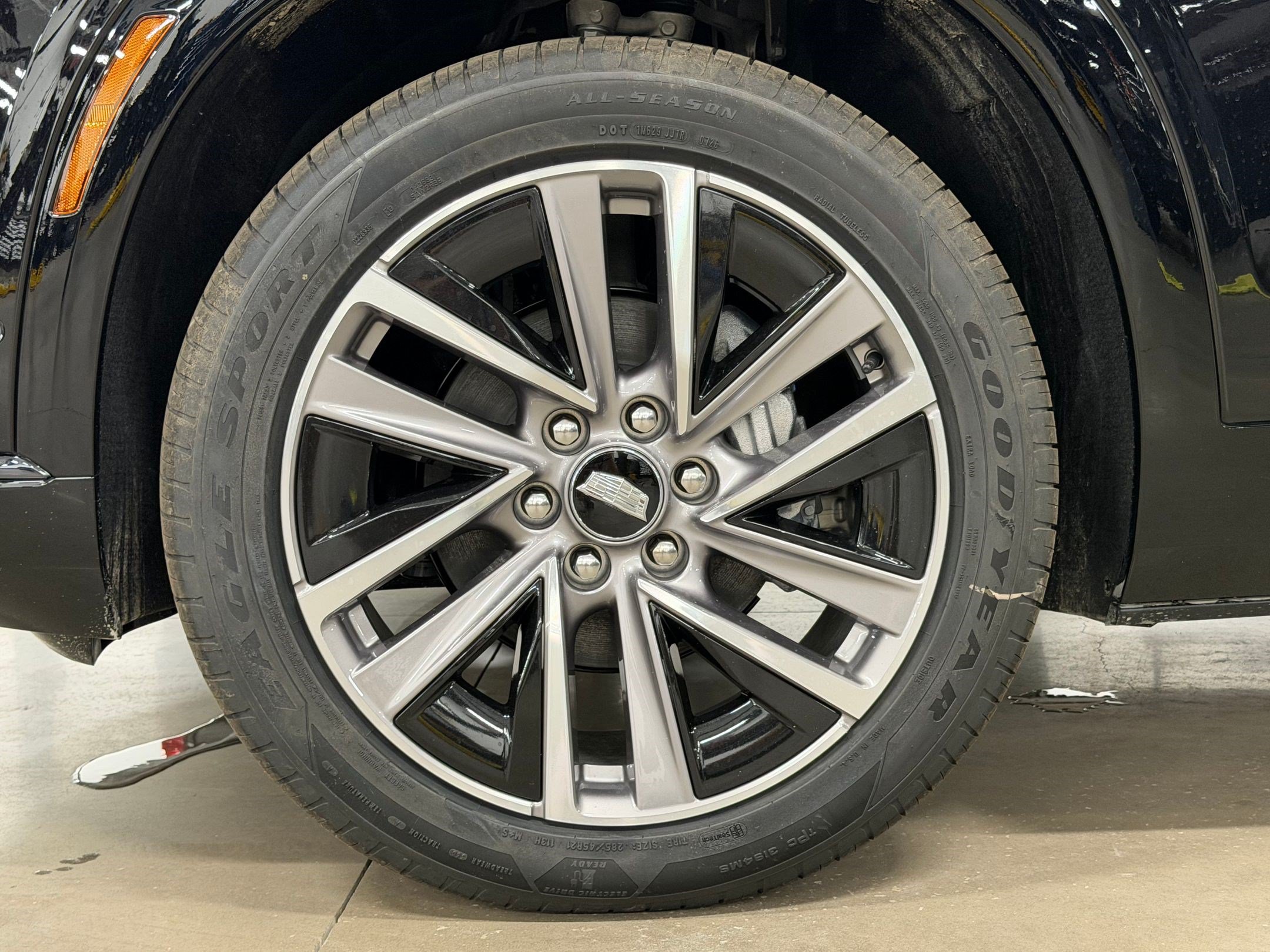 New 2027 Cadillac Vistiq Luxury AWD/4WD image 12