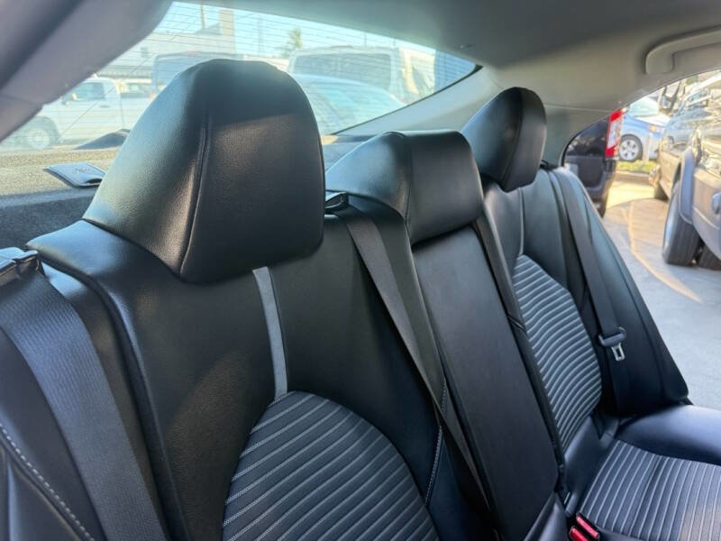 Used 2024 Toyota Camry SE image 15