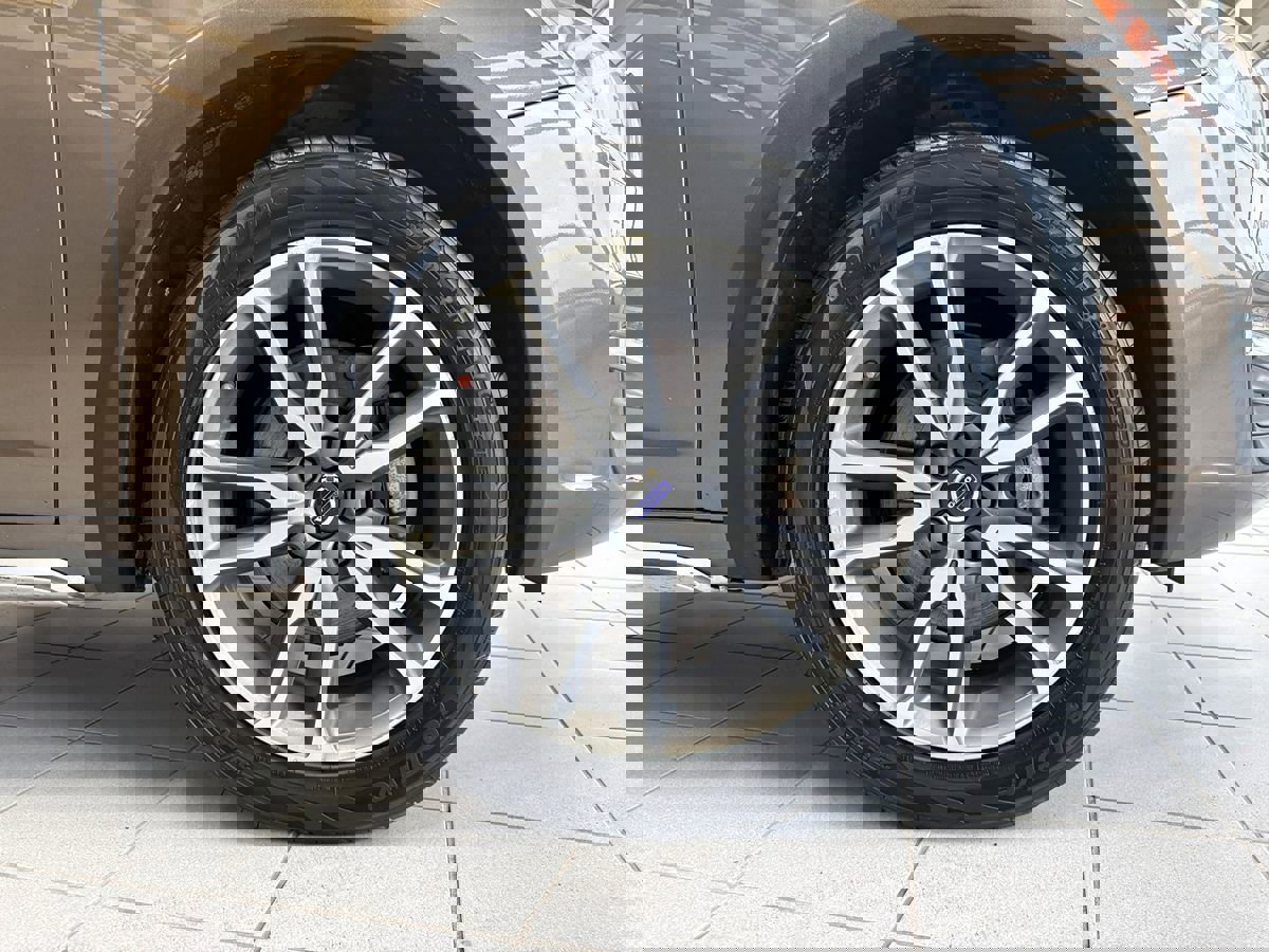 Used 2018 Volvo V60 T5 Cross Country w/ Convenience Package image 70