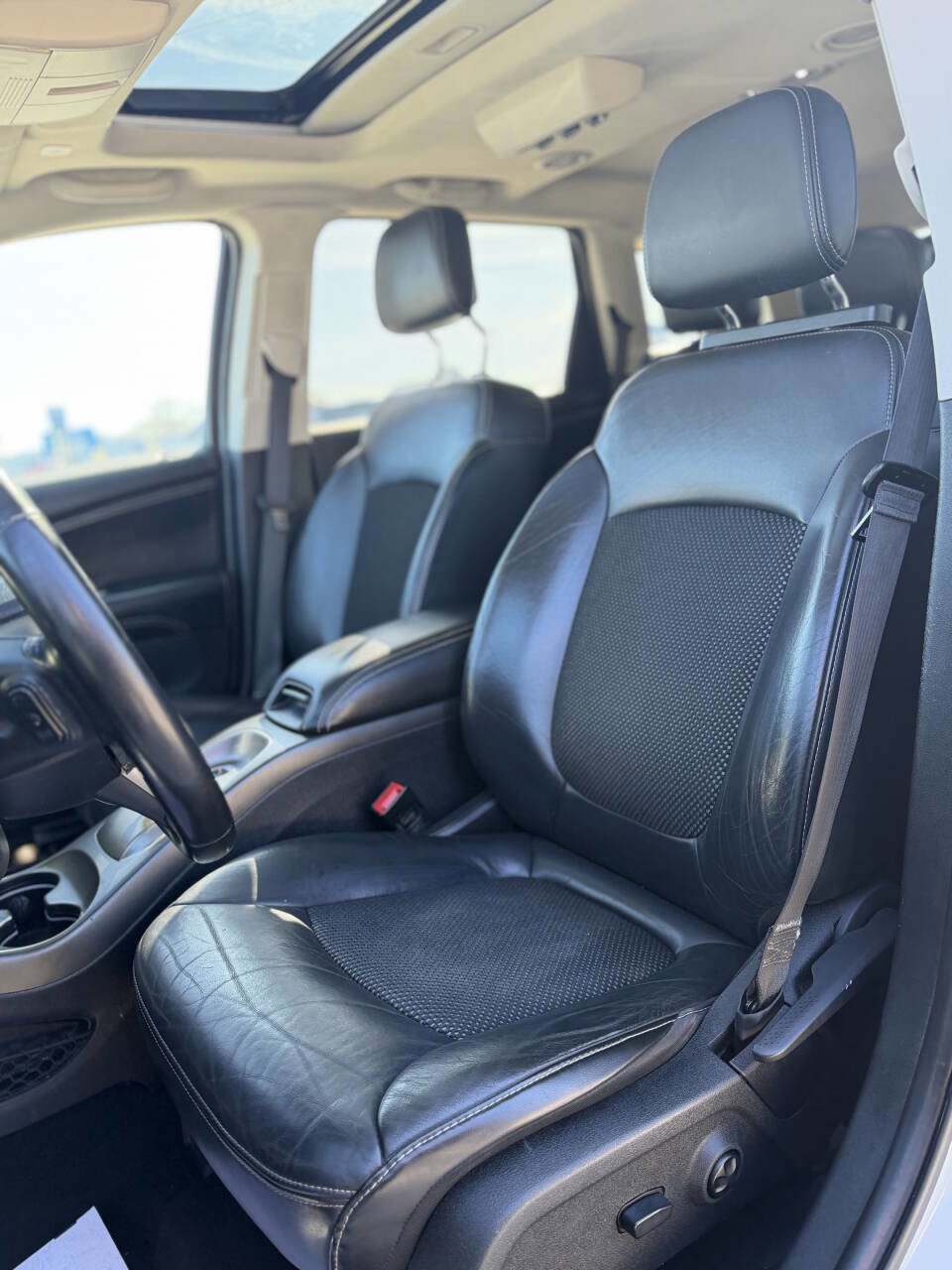 Used 2020 Dodge Journey Crossroad FWD image 11